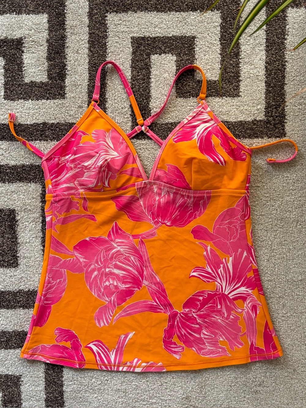 Athleta Kailua Strappy Floral Tropical Orange
Pink Tankini Swim Tank Top Size S